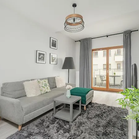 Apartament Bright With Balcony And Free Garage By Renters