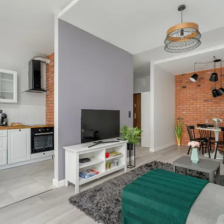 Bright With Balcony And Free Garage By Renters Apartament Poznań