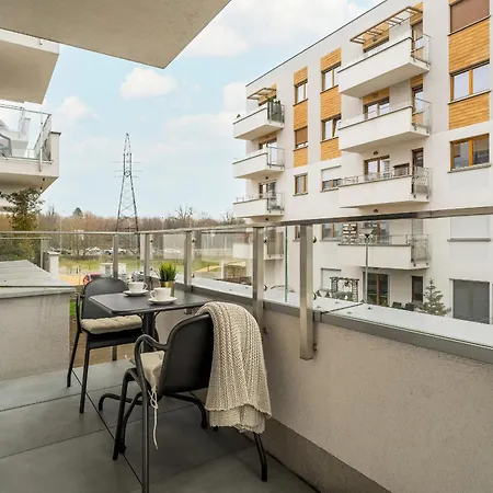 Apartament Bright With Balcony And Free Garage By Renters *